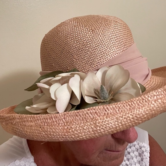 Wide brim pastel pink hat with chiffon band & silk flowers - Picture 2 of 4